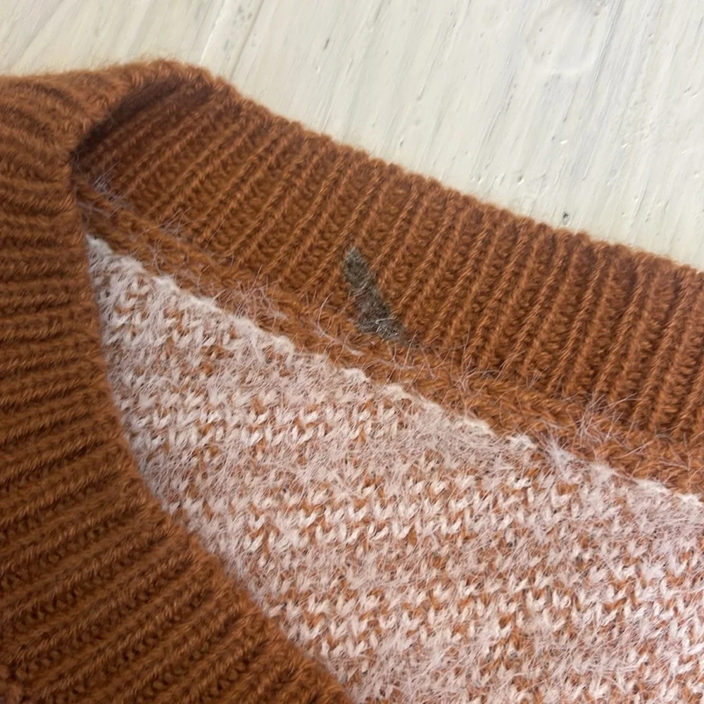 Boutique Brown and White Chevron Fuzzy Soft Sweater Sz S